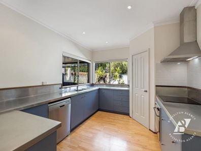 10B Julianne Street, Broadwater WA 6280