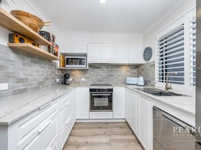2/176 Lakeside Drive, Joondalup WA 6027