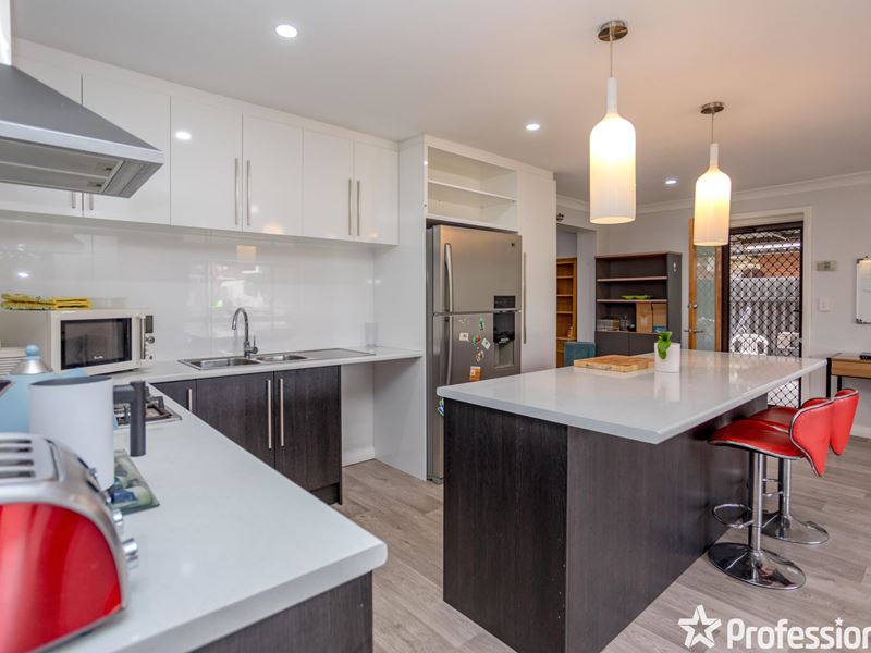 10 Becket Court, Camillo WA 6111
