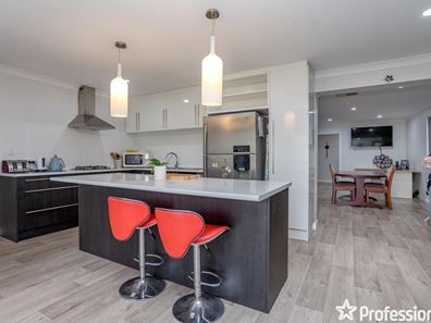 10 Becket Court, Camillo WA 6111