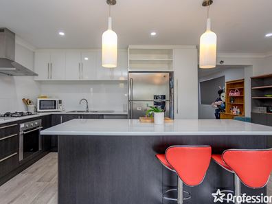 10 Becket Court, Camillo WA 6111