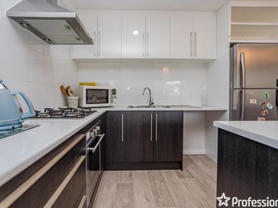 10 Becket Court, Camillo WA 6111