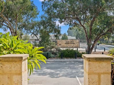 76 Strinesdale Boulevard, Aveley WA 6069