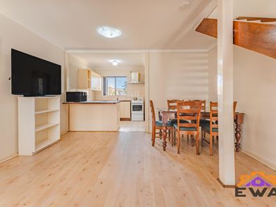 18/321 Harborne Street, Glendalough WA 6016