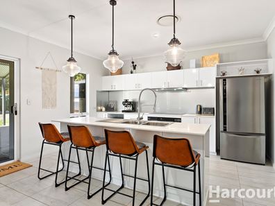 14 Armstrong Hills Drive, Lake Clifton WA 6215