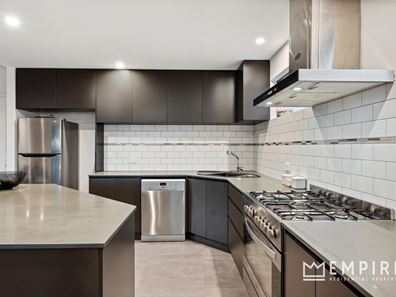 25A Erpingham Road, Hamilton Hill WA 6163