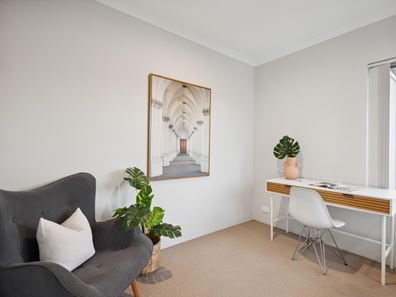 9D Halley Street, Innaloo WA 6018