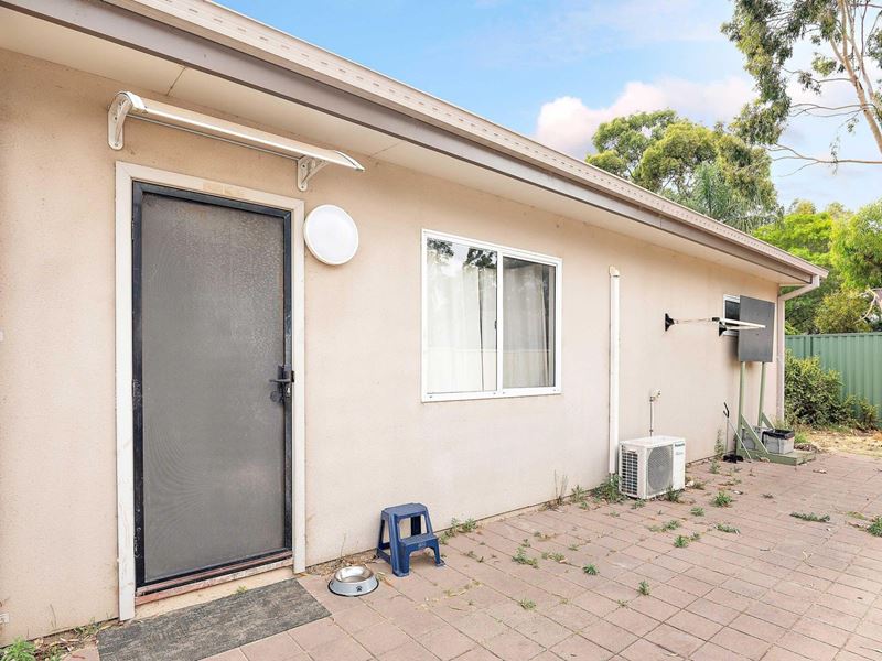 1A Curlew Court, Kelmscott WA 6111