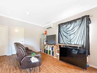 1A Curlew Court, Kelmscott WA 6111
