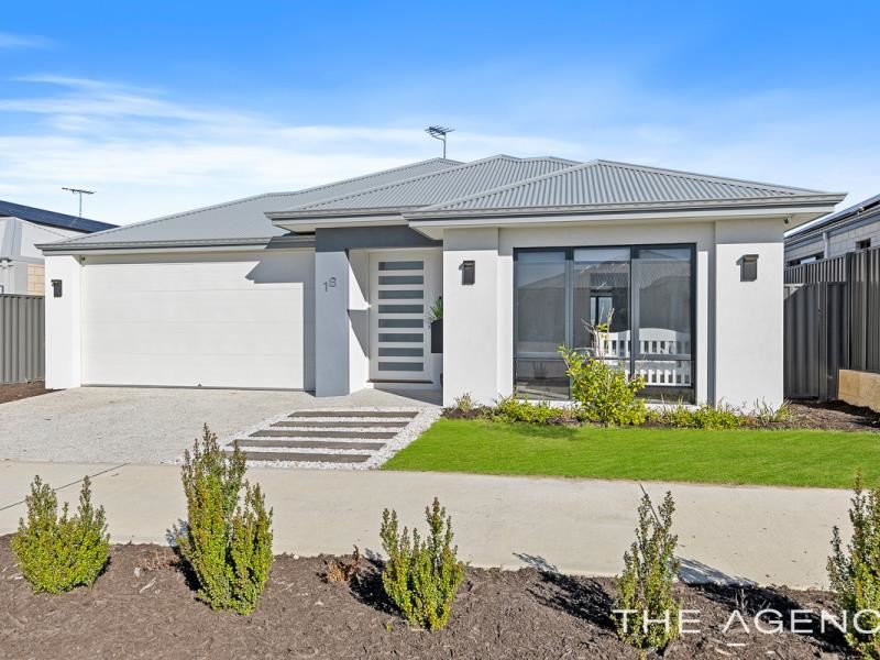 18 Seacliff Approach, Madora Bay WA 6210