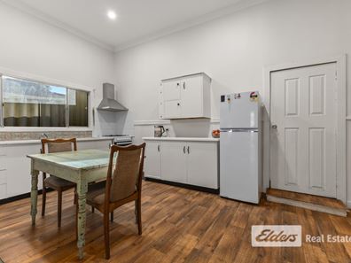 72 Johnston Street, Collie WA 6225