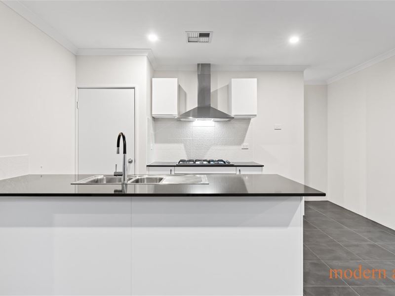 4 Oldbury Street, Aveley WA 6069