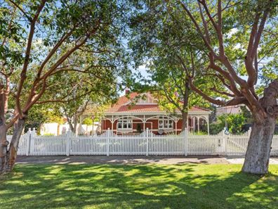 7 James Road, Swanbourne WA 6010