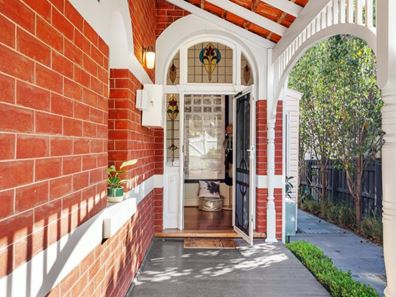 7 James Road, Swanbourne WA 6010