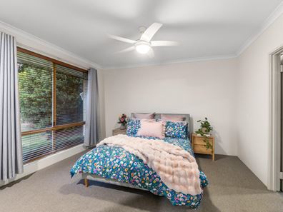 44 Brookway Retreat, Landsdale WA 6065