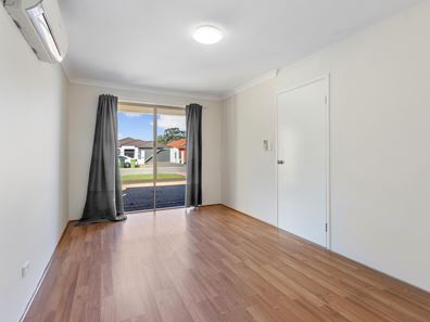 39 Balaka Way, Queens Park WA 6107