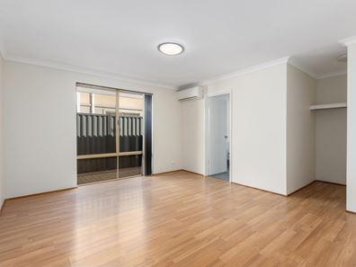 39 Balaka Way, Queens Park WA 6107