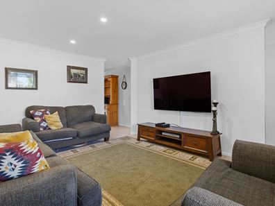31 Minigwal Loop, Waikiki WA 6169