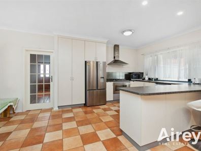 31 Brindabella Avenue, Rockingham WA 6168