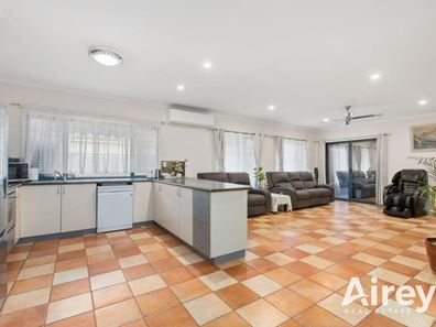 31 Brindabella Avenue, Rockingham WA 6168