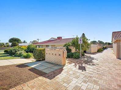 9/2 Loaring Street, Mandurah WA 6210