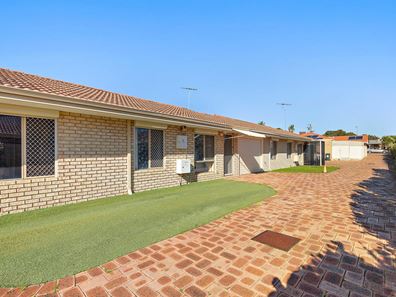 9/2 Loaring Street, Mandurah WA 6210