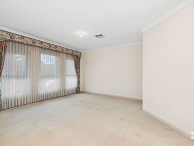 82 Pennlake Drive, Spearwood WA 6163