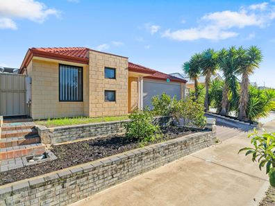 35 Arramall Trail, Lakelands WA 6180