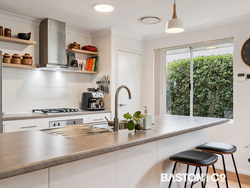 4/11 Beaconsfield Street, St James