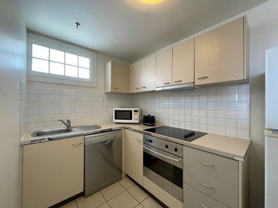 9J/811 Hay Street, Perth WA 6000