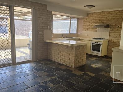 10 Camelia Crescent, Castletown WA 6450