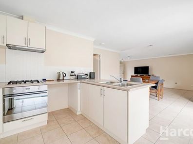2/14 Binnar Court, Erskine WA 6210