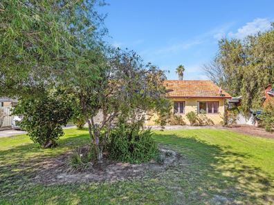 28 Hoskin Street, Cloverdale WA 6105