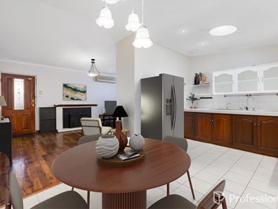 16 Wavel Avenue, Riverton WA 6148