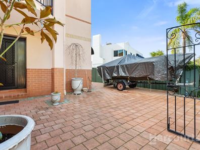49 Waterside Drive, Dudley Park WA 6210