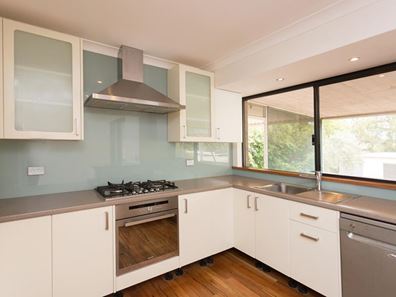 6 Minerva Way, Carine WA 6020