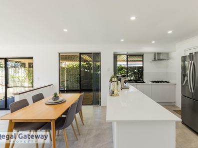 14 Barcroft Court, Atwell WA 6164