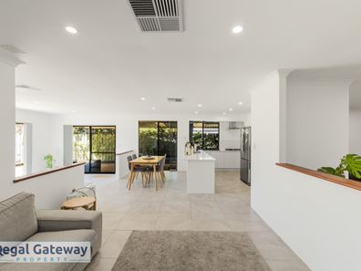 14 Barcroft Court, Atwell WA 6164