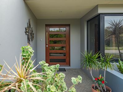 25 Len Howard Drive, Erskine WA 6210
