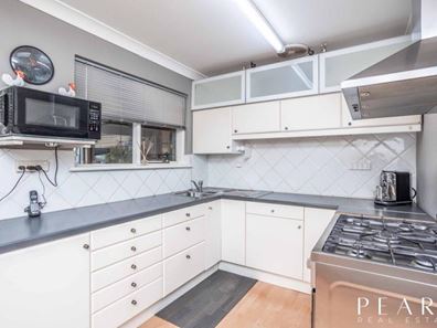 5 Scott Place, Hillarys WA 6025