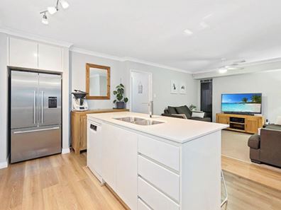 22 Doryanthes Avenue, Piara Waters WA 6112