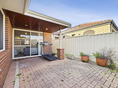 6E Coralie Court, Armadale WA 6112