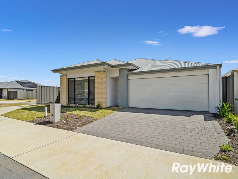 122 Lakewood Parkway, Coodanup