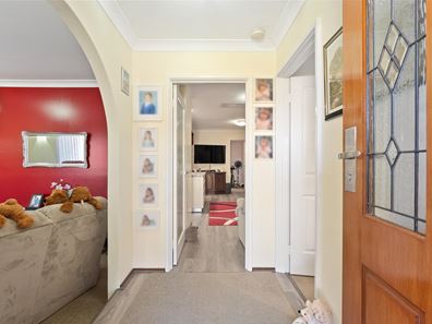 93 Georgetown Dr, Safety Bay WA 6169