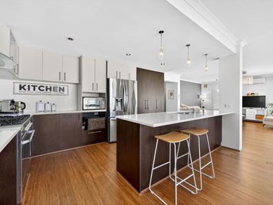17 Fernando Parkway, Iluka WA 6028