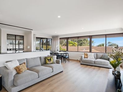 8A Thomas Way, Karrinyup WA 6018