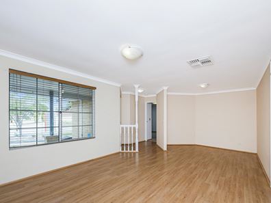 18 Cashmere Gardens, Ballajura WA 6066