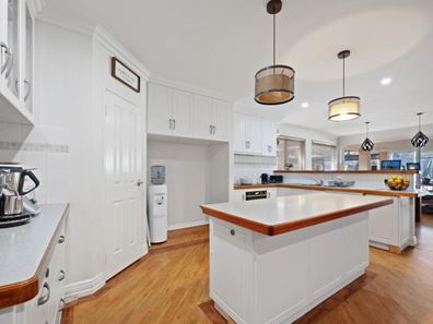 7 Shoreview Street, Wandina WA 6530
