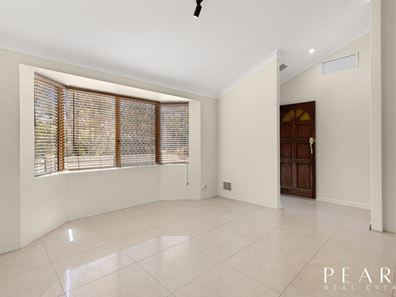 1 Varris Way, Orelia WA 6167