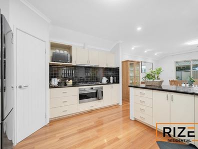 18 Phoenix Terrace, Hocking WA 6065